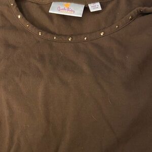 Quacker Factory Brown Short Sleeve Tee with Gold Stud Trim 3X
